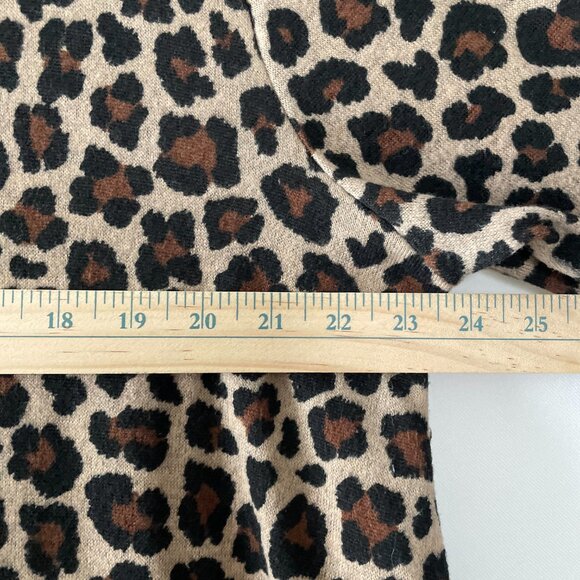 Green Envelope Womens Tan Brown Leopard Print Y2K Thin Knit Sweater Size 2X - Picture 5 of 7